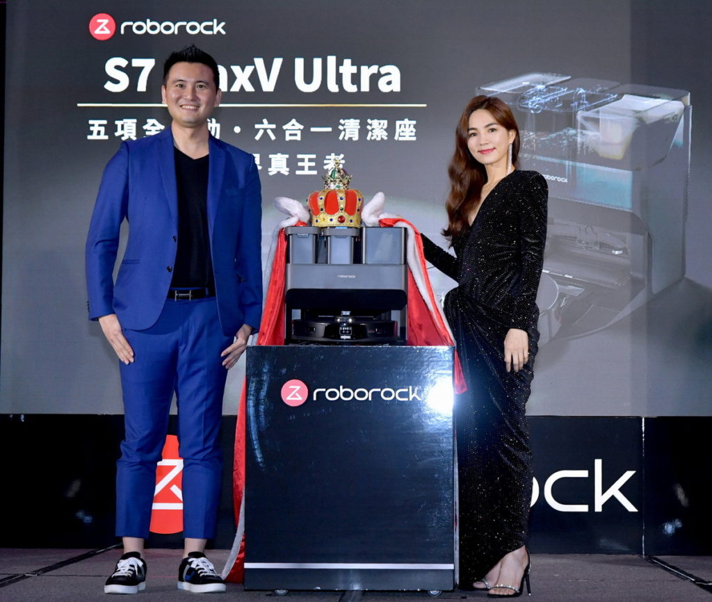 Roborock S7 MaxV Ultra　全球首賣上市記者會(左：樂視達創辦人暨執行長林耀池，右：代言人 Ella陳嘉樺)